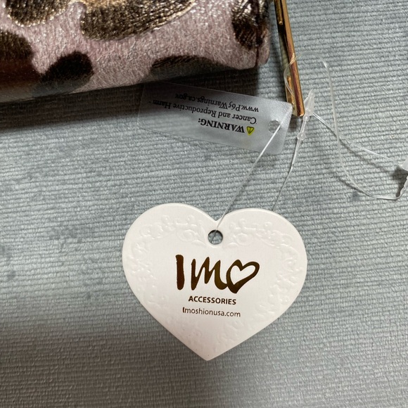 NWT leopard print designer look wallet 4.5“ x 4“ three-quarter round zipperBy,IM - Picture 2 of 10